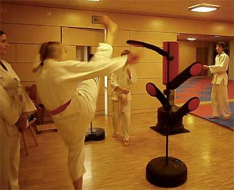Focus-Kick